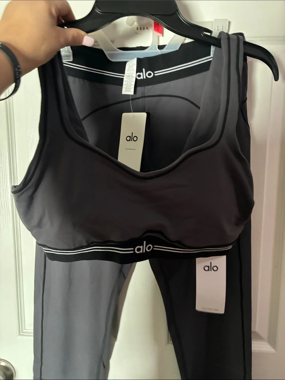 ALO Yoga Black & Charcoal Sports Bra and Leggings Set NWT size XL